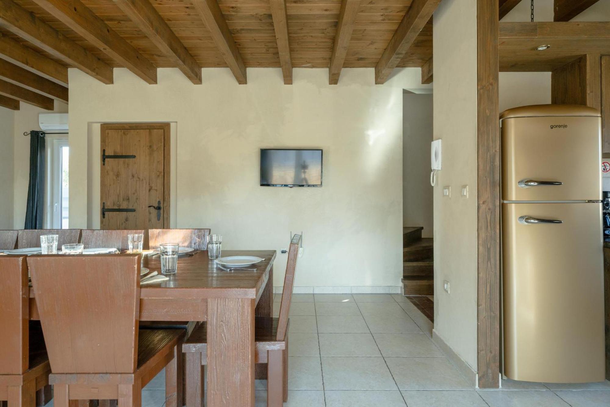 Villa Castagna Near The Sea With Private Pool And Sauna Premantura Exterior photo