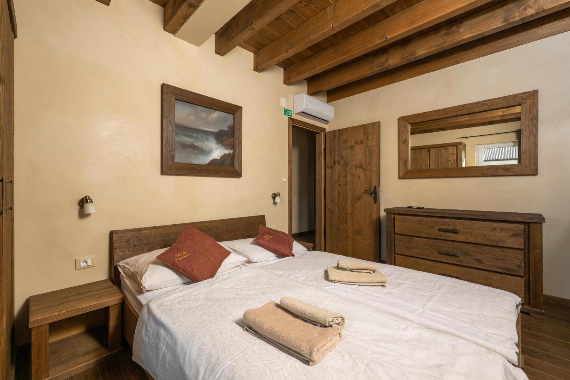 Villa Castagna Near The Sea With Private Pool And Sauna Premantura Exterior photo