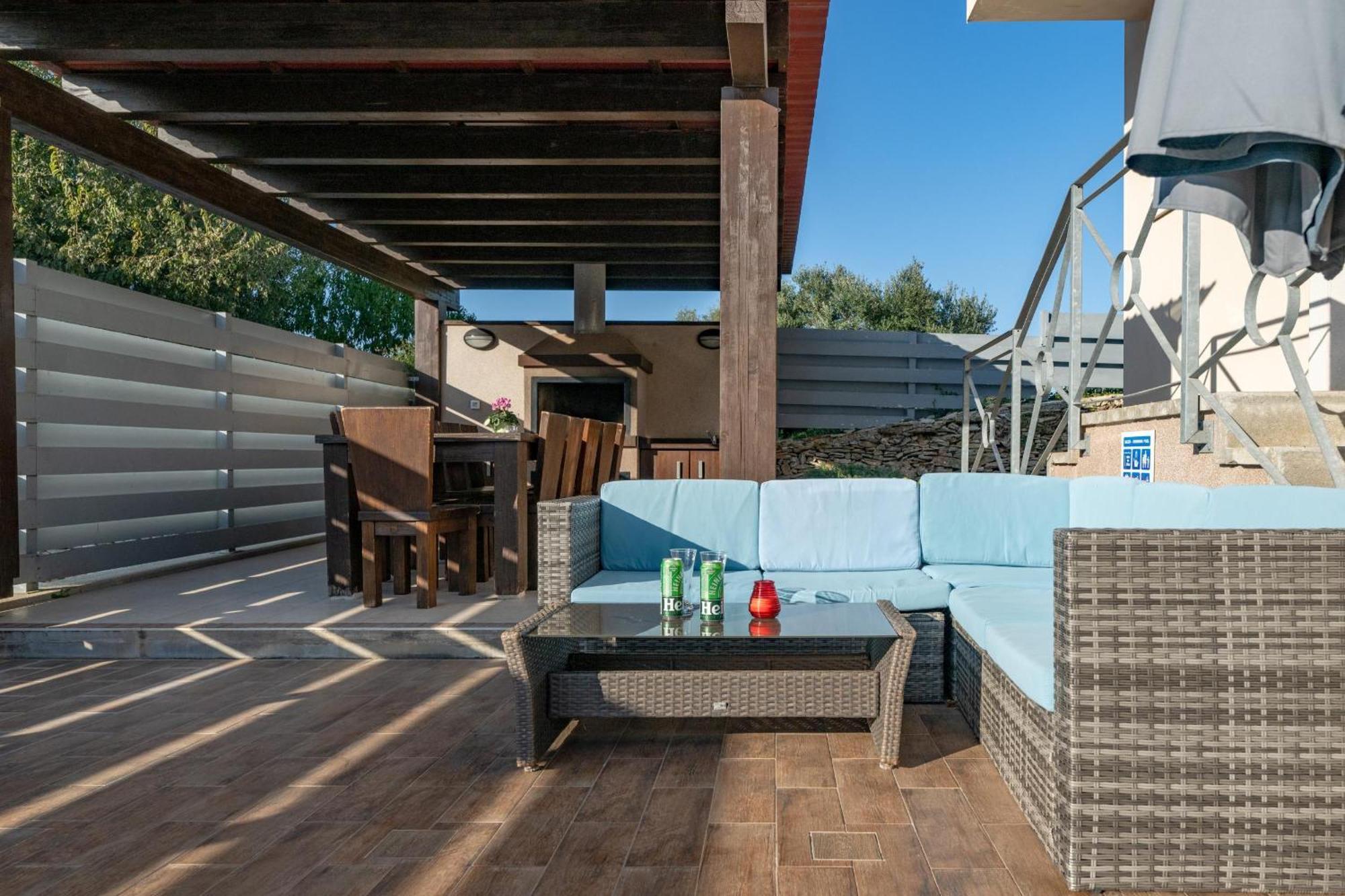 Villa Castagna Near The Sea With Private Pool And Sauna Premantura Exterior photo