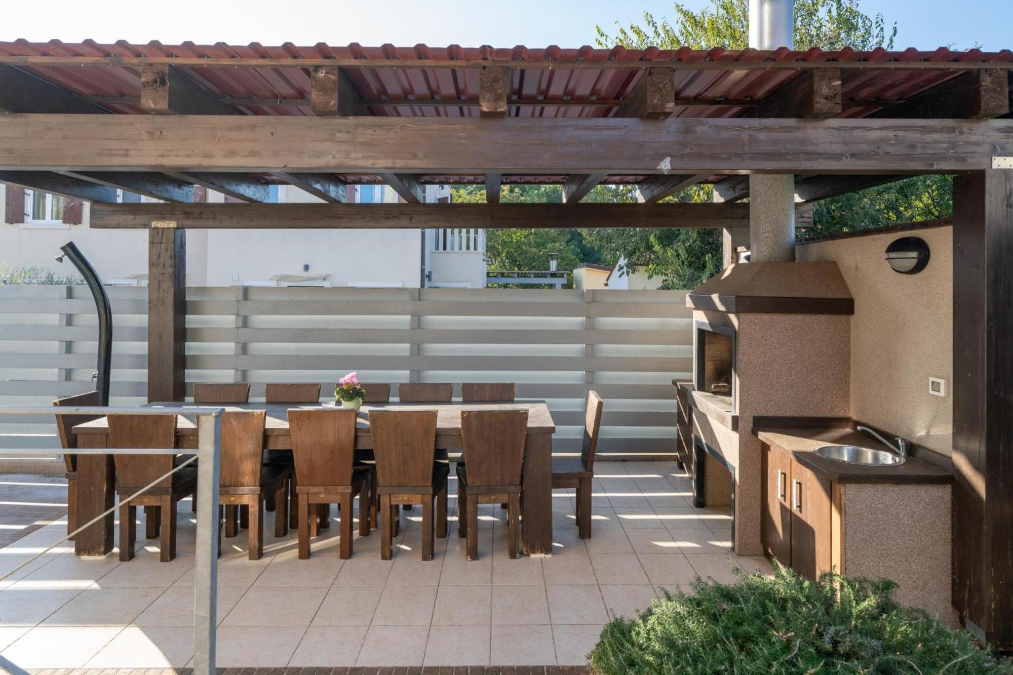 Villa Castagna Near The Sea With Private Pool And Sauna Premantura Exterior photo