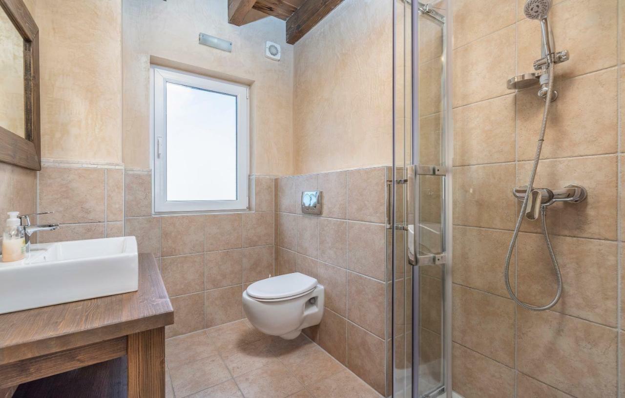 Villa Castagna Near The Sea With Private Pool And Sauna Premantura Exterior photo
