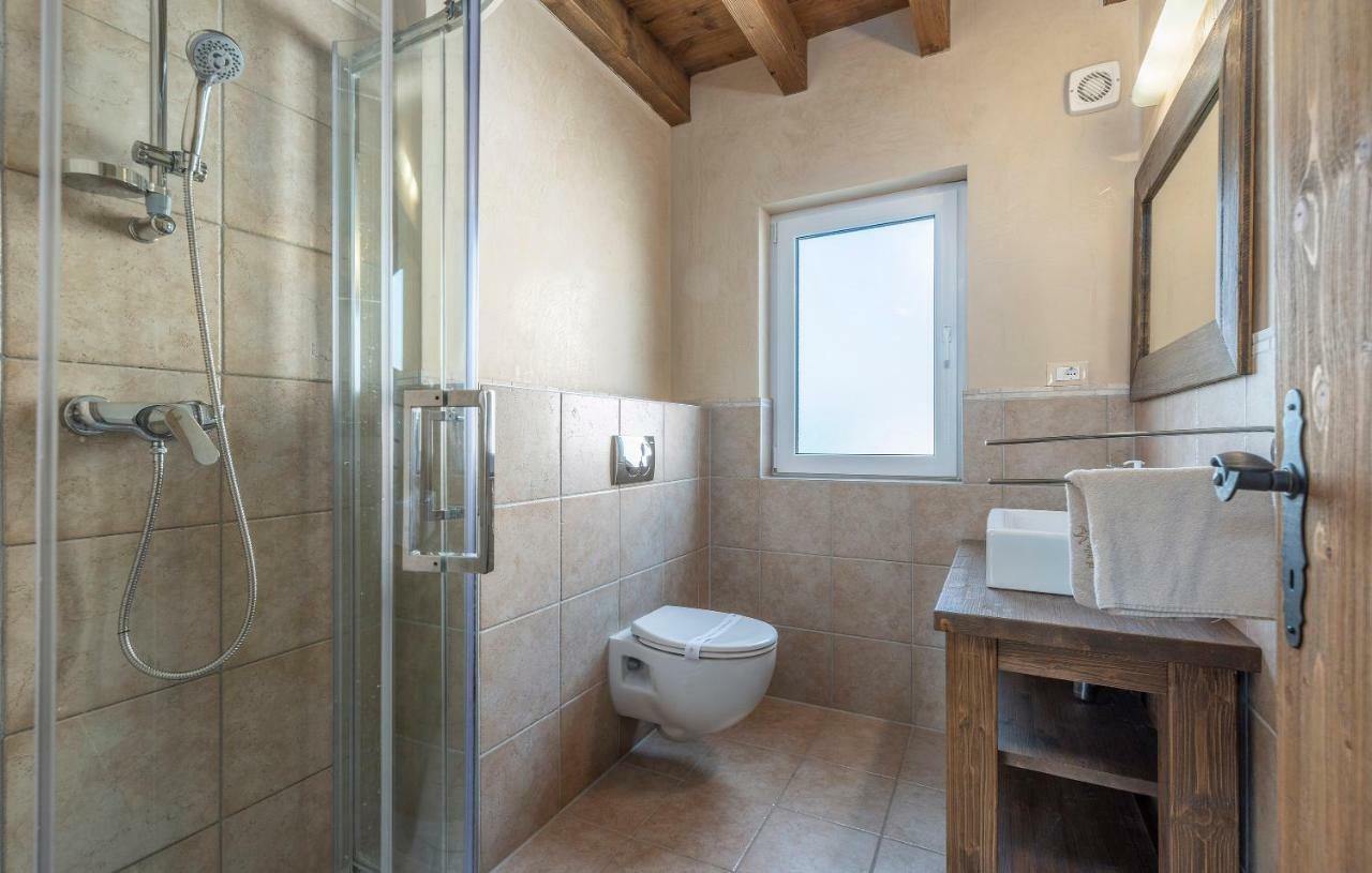 Villa Castagna Near The Sea With Private Pool And Sauna Premantura Exterior photo